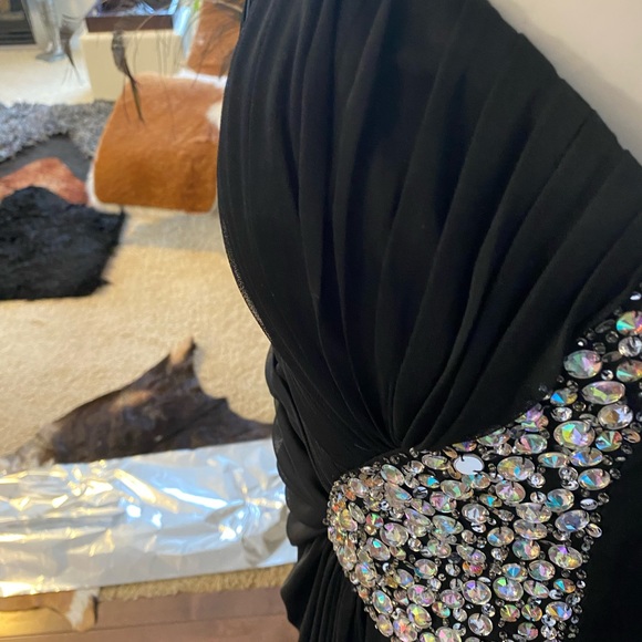 Evening very beautiful dress. - Picture 6 of 9